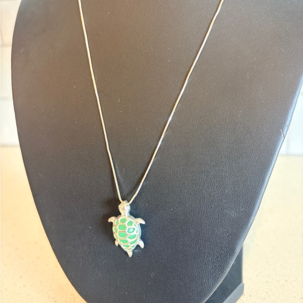 Green Jade Turtle Pendant Necklace in Sterling Silver - Picture 3 of 8